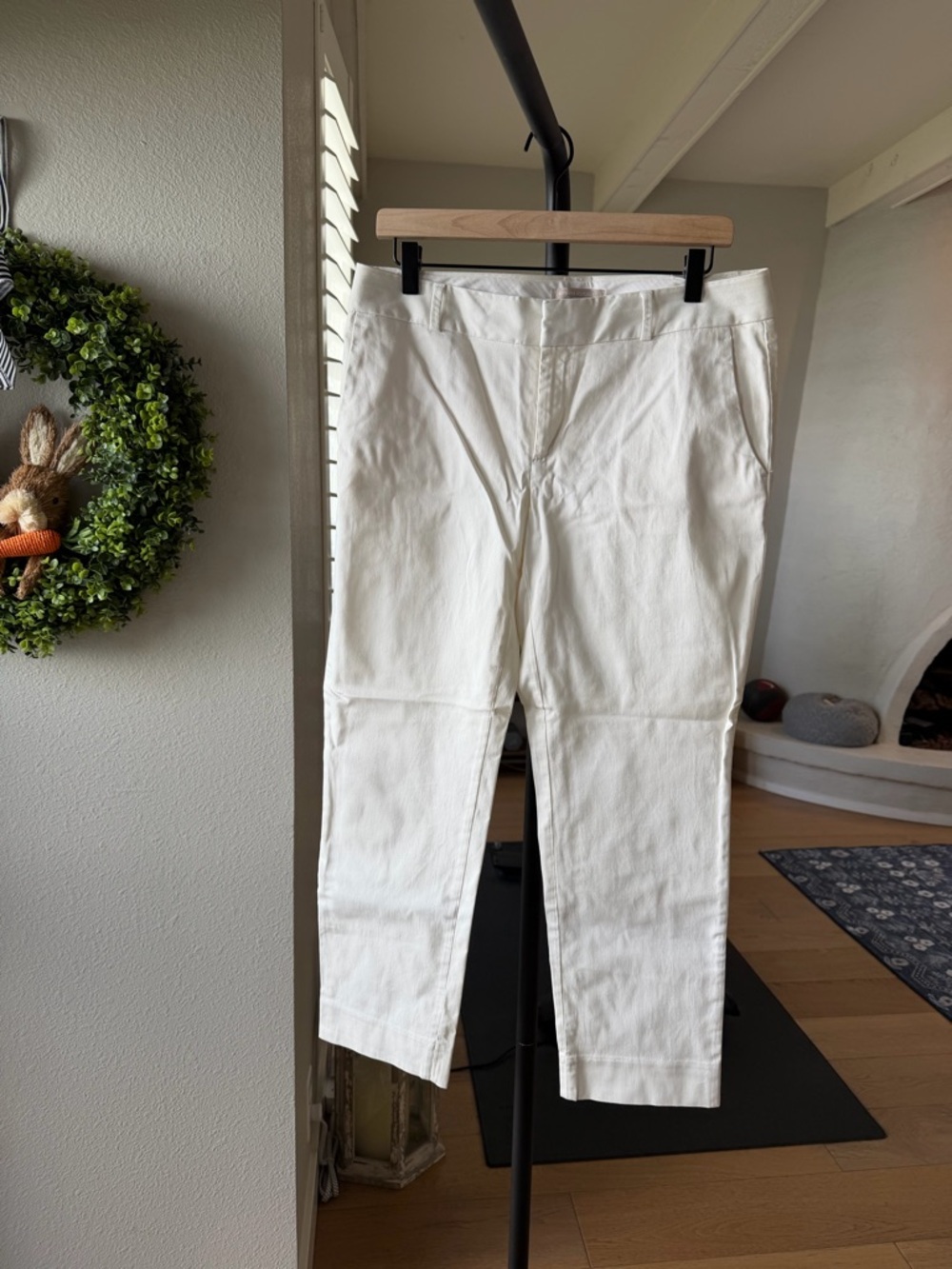Banana Republic White Cotton Blend pants - Classic Straight Fit